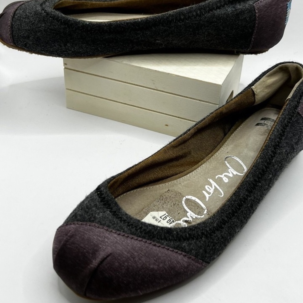 TOMS Flats One For One Black and Purple Ballet Flats Shoes Women's Size 6